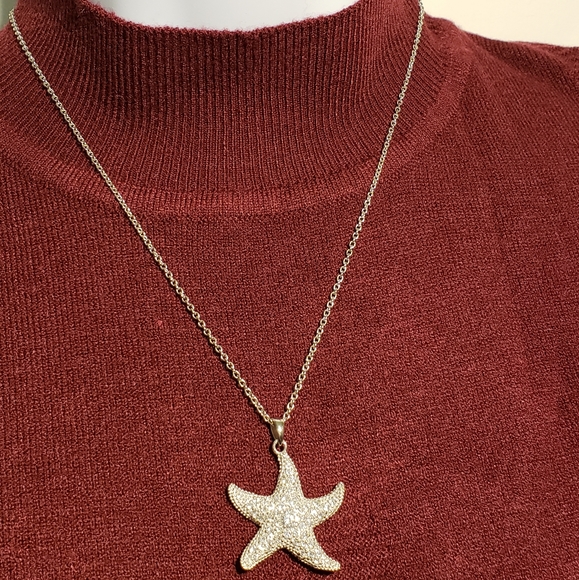 Grade AAA CZ .925 Silver Starfish Necklace - Picture 2 of 8